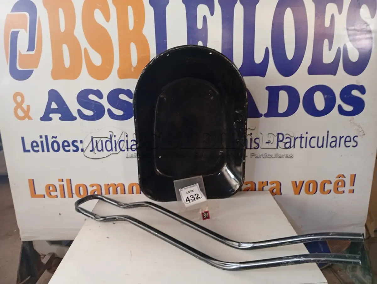 LOTE 432 - 01 CARRINHO DE MÃO INCOMPLETO. (NOVO). (NO ESTADO) ATENÇÃO! FAZER A VISITAÇÃO ANTES DE ARREMATAR, NÃO SABEMOS SE FUNCIONA. LEILÃO NÃO TEM GARANTIA E NEM DEVOLUÇÃO, SUJEITO A POSSÍVEIS AVARIAS VISÍVEIS/OCULTAS E/OU AUSÊNCIA DE COMPONENTES.