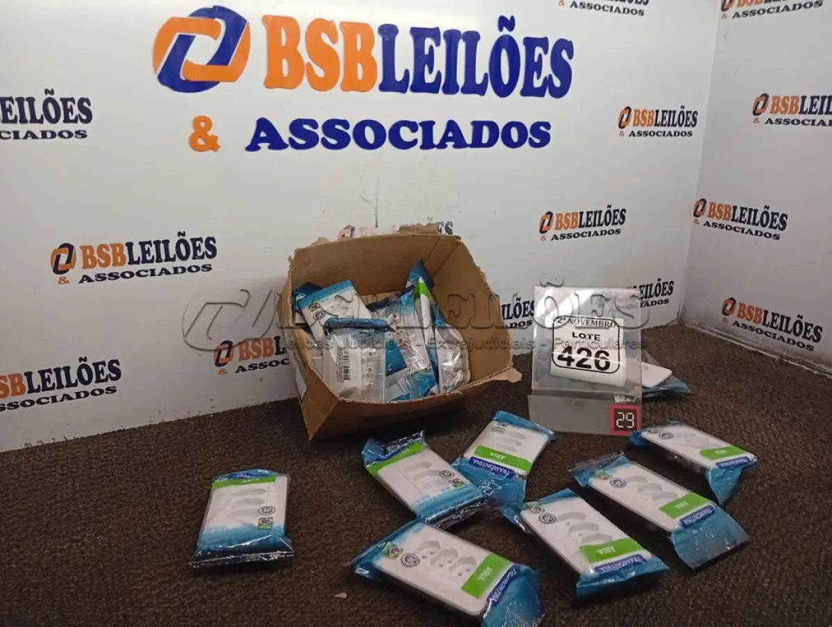 LOTE 426 - 01 LOTE COM GRANDE QUANTIDADE DE TOMADAS MARCAS E MODELOS DIVERSOS(NOVO). (NO ESTADO) ATENÇÃO! FAZER A VISITAÇÃO ANTES DE ARREMATAR, NÃO SABEMOS SE FUNCIONA. LEILÃO NÃO TEM GARANTIA E NEM DEVOLUÇÃO, SUJEITO A POSSÍVEIS AVARIAS VISÍVEIS/OCULTAS E/OU AUSÊNCIA DE COMPONENTES.