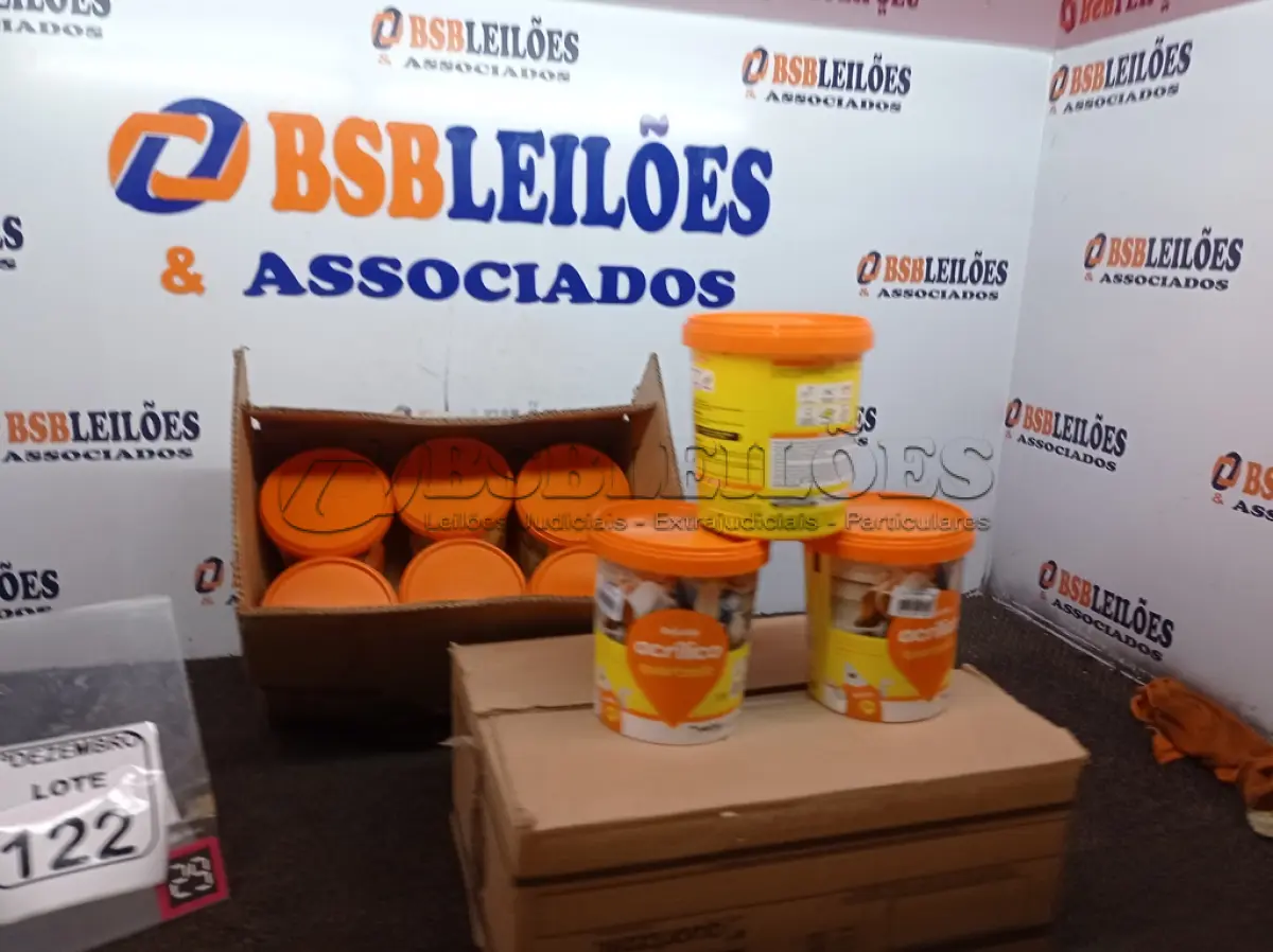 LOTE 122 - 12 REJUNTES ACRÍLICO 1KG CADA. (NO ESTADO) ATENÇÃO! FAZER A VISITAÇÃO ANTES DE ARREMATAR, NÃO SABEMOS SE FUNCIONA. LEILÃO NÃO TEM GARANTIA E NEM DEVOLUÇÃO, SUJEITO A POSSÍVEIS AVARIAS VISÍVEIS/OCULTAS E/OU AUSÊNCIA DE COMPONENTES.
