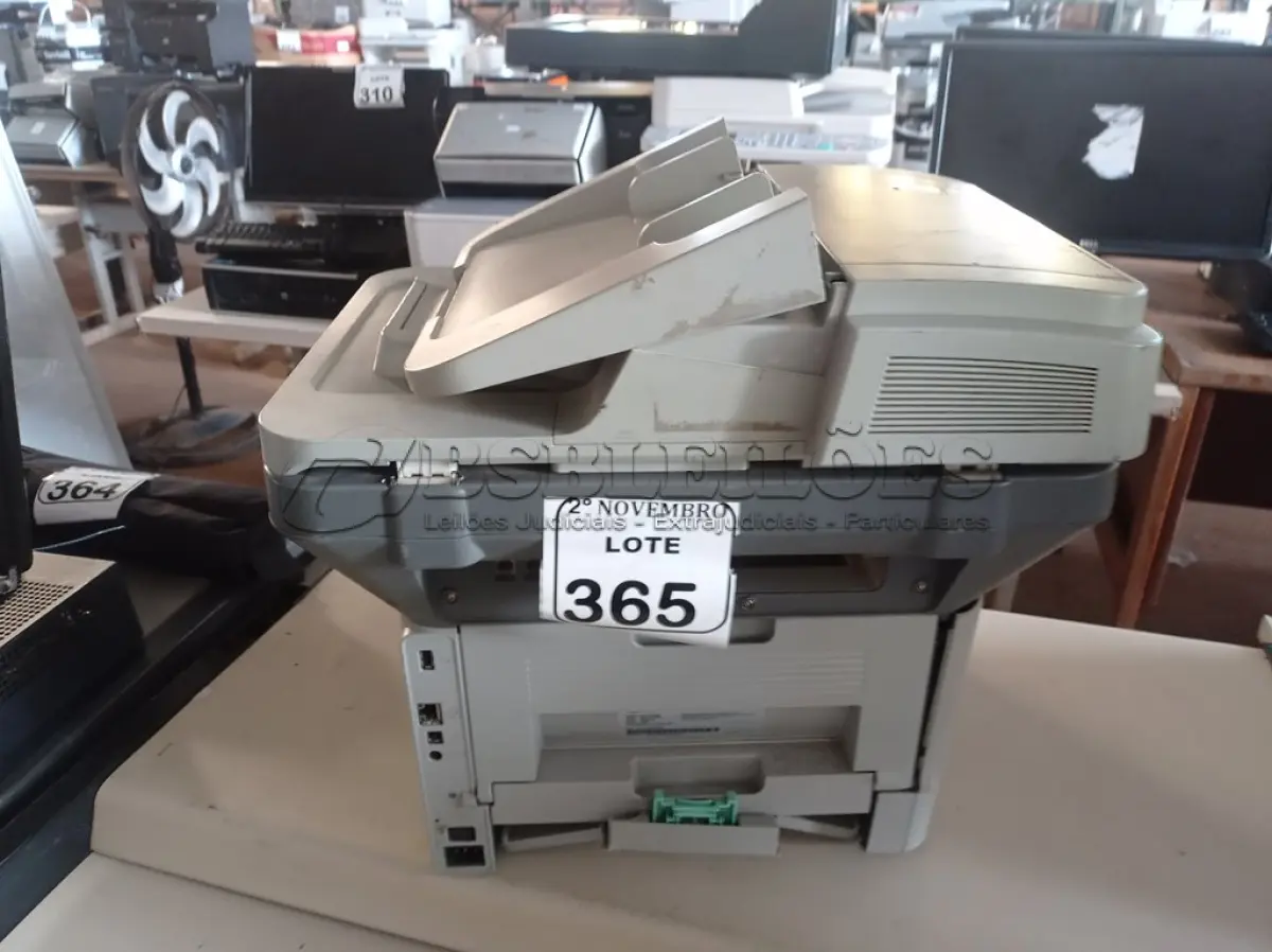 LOTE 365 - 01 IMPRESSORA MULTIFUNCIONAL MARCA SAMSUNG MODELO SCX5637FR. (NO ESTADO) ATENÇÃO! FAZER A VISITAÇÃO ANTES DE ARREMATAR, NÃO SABEMOS SE FUNCIONA. LEILÃO NÃO TEM GARANTIA E NEM DEVOLUÇÃO, SUJEITO A POSSÍVEIS AVARIAS VISÍVEIS/OCULTAS E/OU AUSÊNCIA DE COMPONENTES.