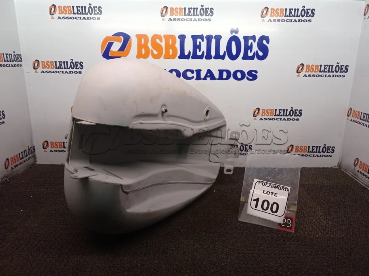 LOTE 100 - 01 TANQUE HARLEY DAIVDSON REDD KINNY. (NO ESTADO) ATENÇÃO! FAZER A VISITAÇÃO ANTES DE ARREMATAR, NÃO SABEMOS SE FUNCIONA. LEILÃO NÃO TEM GARANTIA E NEM DEVOLUÇÃO, SUJEITO A POSSÍVEIS AVARIAS VISÍVEIS/OCULTAS E/OU AUSÊNCIA DE COMPONENTES.