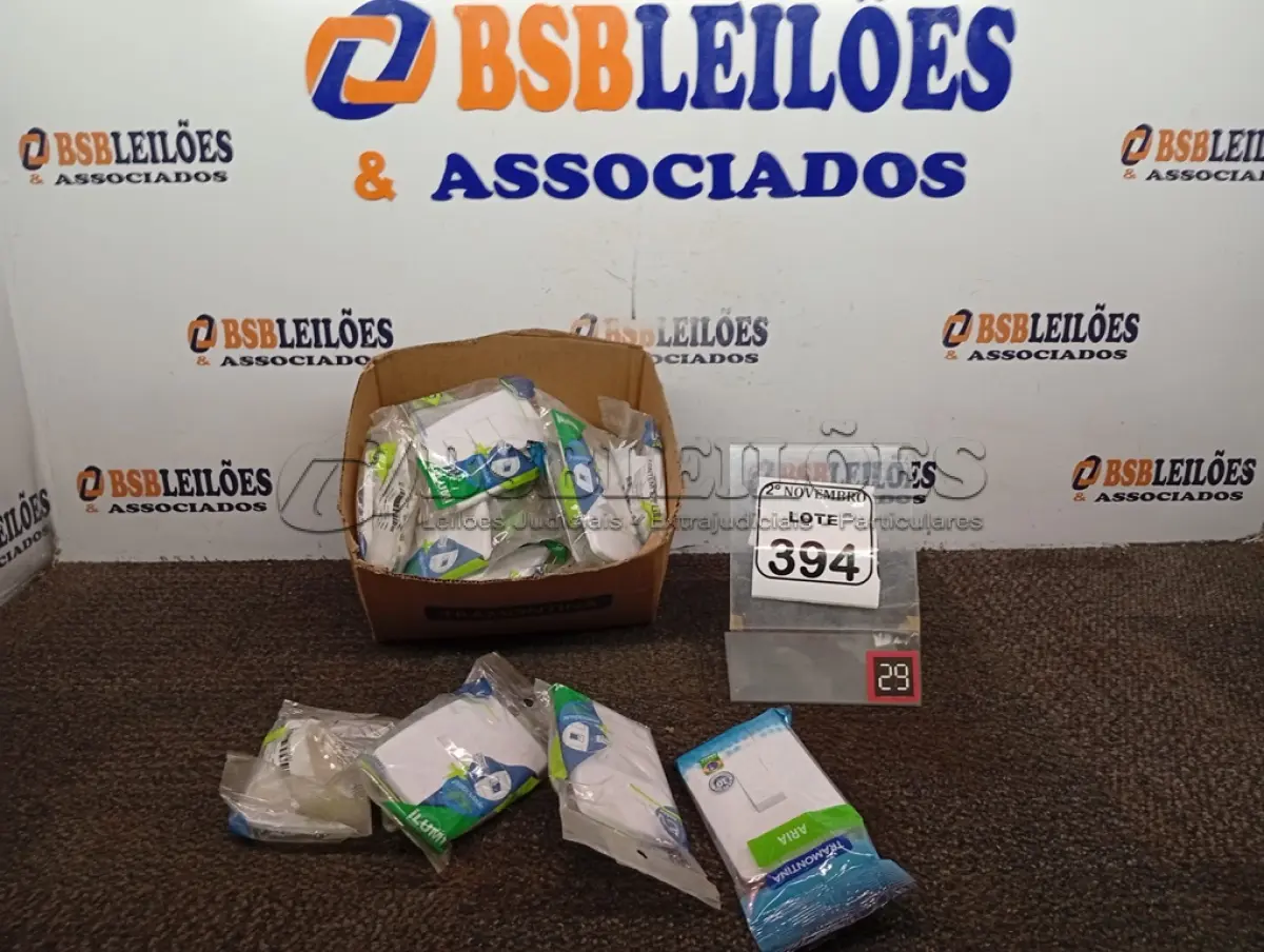 LOTE 394 - 01 LOTE COM GRANDE QUANTIDADE DE TOMADAS MARCAS E MODELOS DIVERSOS(NOVO). (NO ESTADO) ATENÇÃO! FAZER A VISITAÇÃO ANTES DE ARREMATAR, NÃO SABEMOS SE FUNCIONA. LEILÃO NÃO TEM GARANTIA E NEM DEVOLUÇÃO, SUJEITO A POSSÍVEIS AVARIAS VISÍVEIS/OCULTAS E/OU AUSÊNCIA DE COMPONENTES.