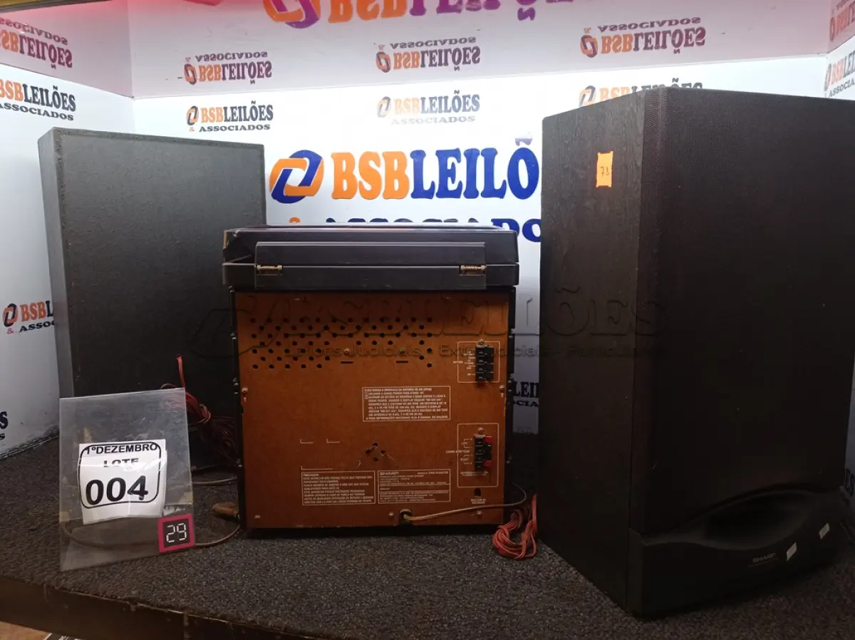 LOTE 004 - 01 MICROSSYSTEM MARCA SHARK ANTIGO. (NO ESTADO) ATENÇÃO! FAZER A VISITAÇÃO ANTES DE ARREMATAR, NÃO SABEMOS SE FUNCIONA. LEILÃO NÃO TEM GARANTIA E NEM DEVOLUÇÃO, SUJEITO A POSSÍVEIS AVARIAS VISÍVEIS/OCULTAS E/OU AUSÊNCIA DE COMPONENTES.