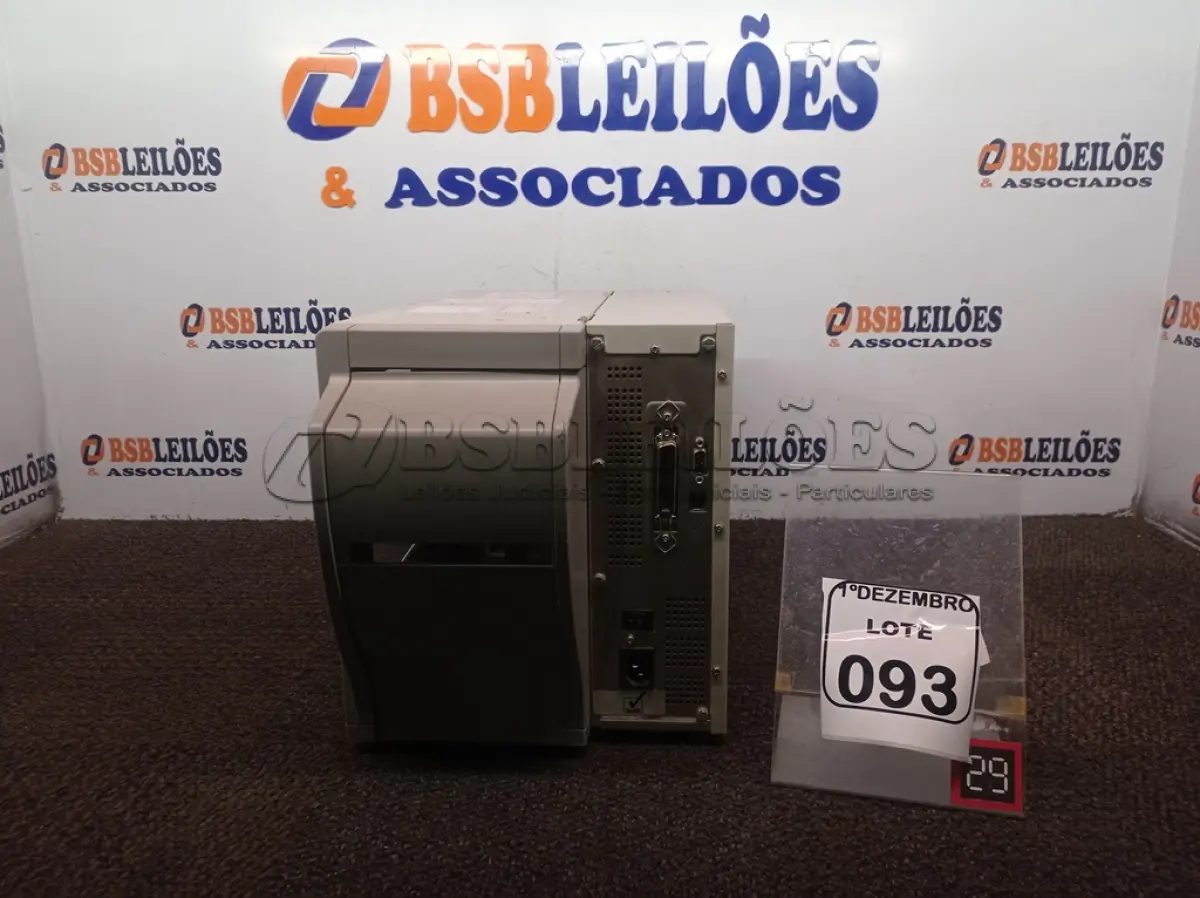 LOTE 093 - 01 IMPRESSORA DE ETIQUETAS MARCA ZEBRA. (NO ESTADO) ATENÇÃO! FAZER A VISITAÇÃO ANTES DE ARREMATAR, NÃO SABEMOS SE FUNCIONA. LEILÃO NÃO TEM GARANTIA E NEM DEVOLUÇÃO, SUJEITO A POSSÍVEIS AVARIAS VISÍVEIS/OCULTAS E/OU AUSÊNCIA DE COMPONENTES.