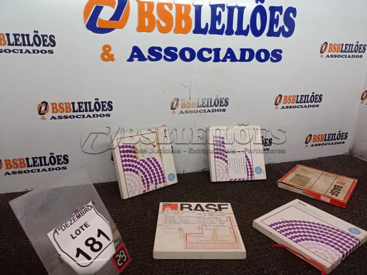 LOTE 181 - 05 FITAS ANTIGAS. (NO ESTADO) ATENÇÃO! FAZER A VISITAÇÃO ANTES DE ARREMATAR, NÃO SABEMOS SE FUNCIONA. LEILÃO NÃO TEM GARANTIA E NEM DEVOLUÇÃO, SUJEITO A POSSÍVEIS AVARIAS VISÍVEIS/OCULTAS E/OU AUSÊNCIA DE COMPONENTES.
