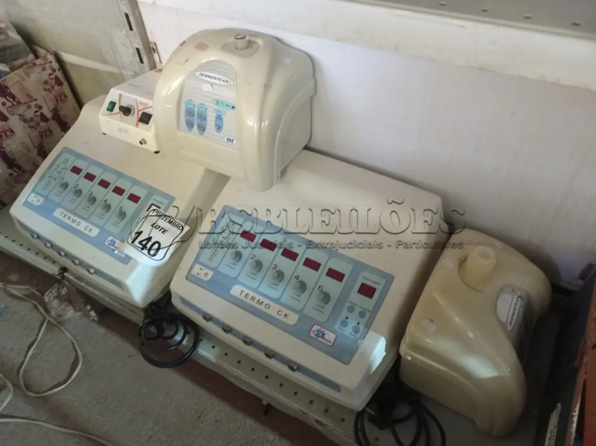 LOTE 140 - 01 APARELHO PARA ESTÉTICA CK MODELO G5V E 01 DERMOSTEAM. (NO ESTADO) ATENÇÃO! FAZER A VISITAÇÃO ANTES DE ARREMATAR, NÃO SABEMOS SE FUNCIONA. LEILÃO NÃO TEM GARANTIA E NEM DEVOLUÇÃO, SUJEITO A POSSÍVEIS AVARIAS VISÍVEIS/OCULTAS E/OU AUSÊNCIA DE COMPONENTES.