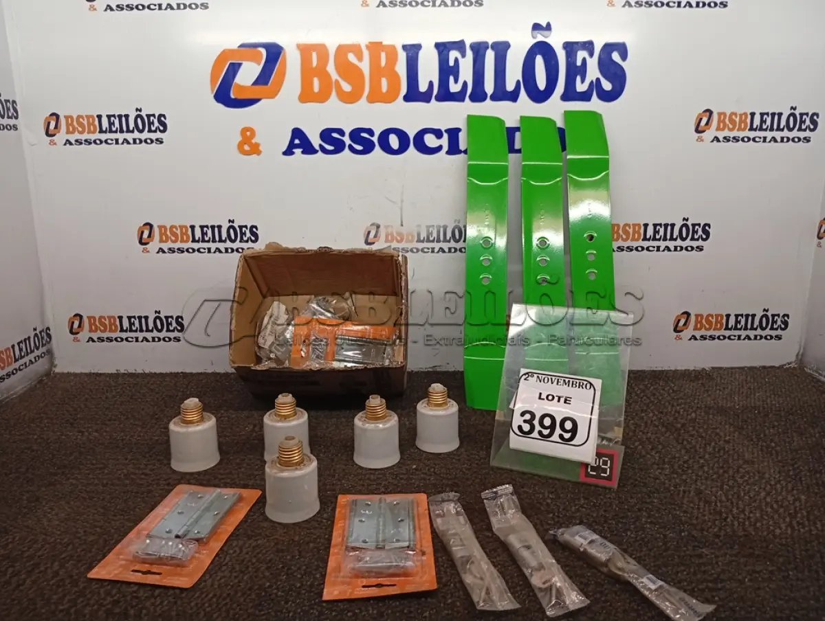 LOTE 399 - 05 BOCAIS P/LÂMPADAS E VÁRIAS DOBRADIÇAS, CILINDROS MIOLO P/FECHADURA E 03 FACAS P/CORTAR GRAMA MARCA TRAPP(NOVO). (NO ESTADO) ATENÇÃO! FAZER A VISITAÇÃO ANTES DE ARREMATAR, NÃO SABEMOS SE FUNCIONA. LEILÃO NÃO TEM GARANTIA E NEM DEVOLUÇÃO, SUJEITO A POSSÍVEIS AVARIAS VISÍVEIS/OCULTAS E/OU AUSÊNCIA DE COMPONENTES.