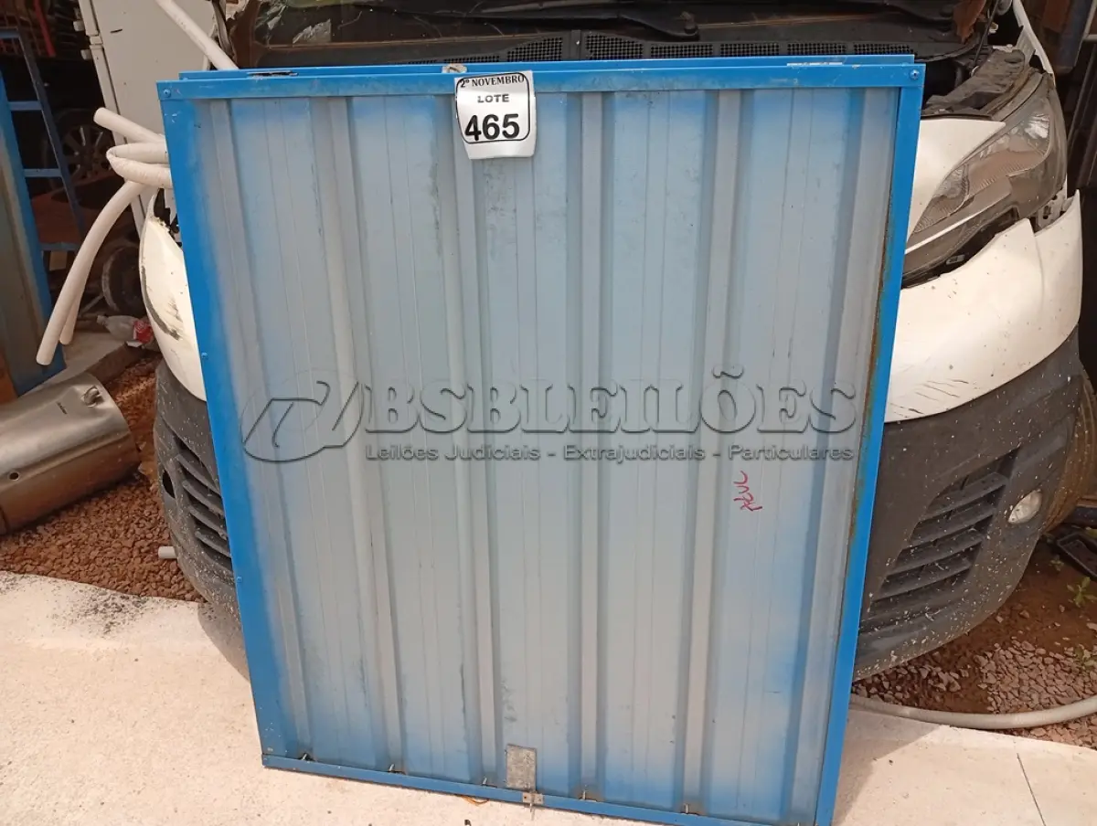 LOTE 465 - 02 PORTAS NA COR VERDE MEDINDO 1,00X16 COMPRIMENTO, 98 DE LARGURANA COR AZUL. (NO ESTADO) ATENÇÃO! FAZER A VISITAÇÃO ANTES DE ARREMATAR, NÃO SABEMOS SE FUNCIONA. LEILÃO NÃO TEM GARANTIA E NEM DEVOLUÇÃO, SUJEITO A POSSÍVEIS AVARIAS VISÍVEIS/OCULTAS E/OU AUSÊNCIA DE COMPONENTES.