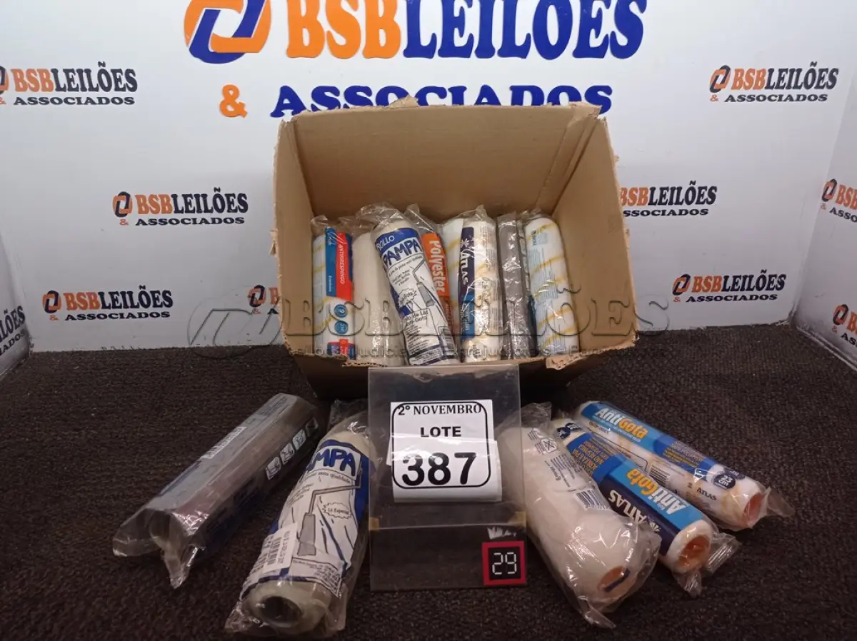 LOTE 387 - 01 LOTE C/APROXIMADAMENTE 13 ROLOS P/PINTURA MARCAS E MODELOS DIVERSOS(NOVO). (NO ESTADO) ATENÇÃO! FAZER A VISITAÇÃO ANTES DE ARREMATAR, NÃO SABEMOS SE FUNCIONA. LEILÃO NÃO TEM GARANTIA E NEM DEVOLUÇÃO, SUJEITO A POSSÍVEIS AVARIAS VISÍVEIS/OCULTAS E/OU AUSÊNCIA DE COMPONENTES.