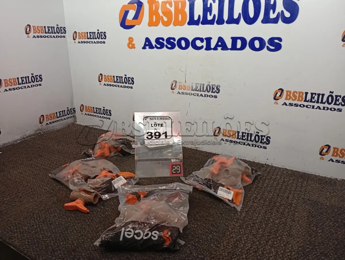 LOTE 391 - 01 LOTE C/DIVERSOS REGISTROS ESFERA BORBOLETA SOLDÁVEL MARROM 20MM(NOVO). (NO ESTADO) ATENÇÃO! FAZER A VISITAÇÃO ANTES DE ARREMATAR, NÃO SABEMOS SE FUNCIONA. LEILÃO NÃO TEM GARANTIA E NEM DEVOLUÇÃO, SUJEITO A POSSÍVEIS AVARIAS VISÍVEIS/OCULTAS E/OU AUSÊNCIA DE COMPONENTES.