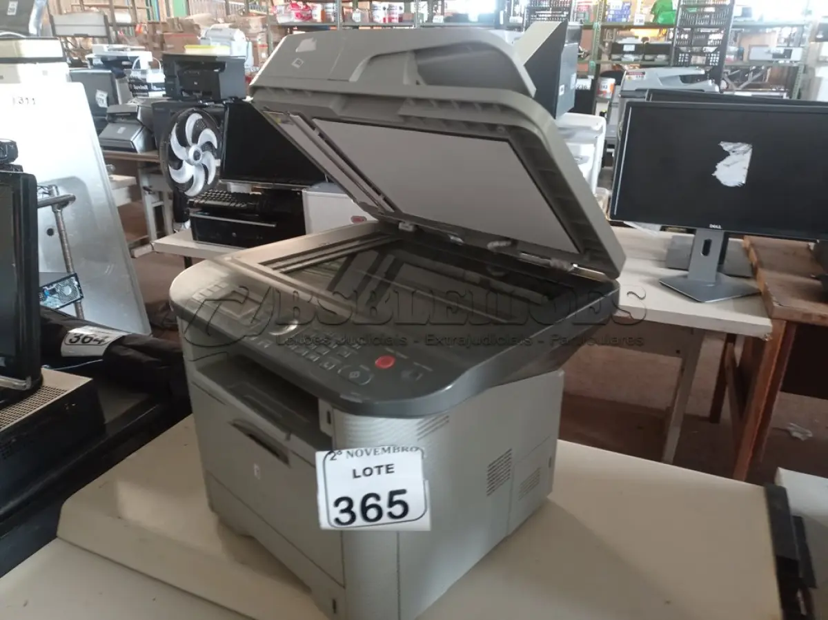 LOTE 365 - 01 IMPRESSORA MULTIFUNCIONAL MARCA SAMSUNG MODELO SCX5637FR. (NO ESTADO) ATENÇÃO! FAZER A VISITAÇÃO ANTES DE ARREMATAR, NÃO SABEMOS SE FUNCIONA. LEILÃO NÃO TEM GARANTIA E NEM DEVOLUÇÃO, SUJEITO A POSSÍVEIS AVARIAS VISÍVEIS/OCULTAS E/OU AUSÊNCIA DE COMPONENTES.