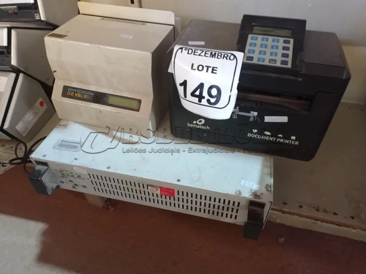 LOTE 149 - 01 ESTABILIZADOR, 02 PROTOCOLADORAS DE DOCUMENTO. (NO ESTADO) ATENÇÃO! FAZER A VISITAÇÃO ANTES DE ARREMATAR, NÃO SABEMOS SE FUNCIONA. LEILÃO NÃO TEM GARANTIA E NEM DEVOLUÇÃO, SUJEITO A POSSÍVEIS AVARIAS VISÍVEIS/OCULTAS E/OU AUSÊNCIA DE COMPONENTES.