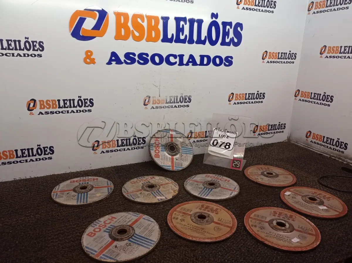 LOTE 078 - 10 DISCOS DE DESBASTE P/LIXADEIRA. (NO ESTADO) ATENÇÃO! FAZER A VISITAÇÃO ANTES DE ARREMATAR, NÃO SABEMOS SE FUNCIONA. LEILÃO NÃO TEM GARANTIA E NEM DEVOLUÇÃO, SUJEITO A POSSÍVEIS AVARIAS VISÍVEIS/OCULTAS E/OU AUSÊNCIA DE COMPONENTES.