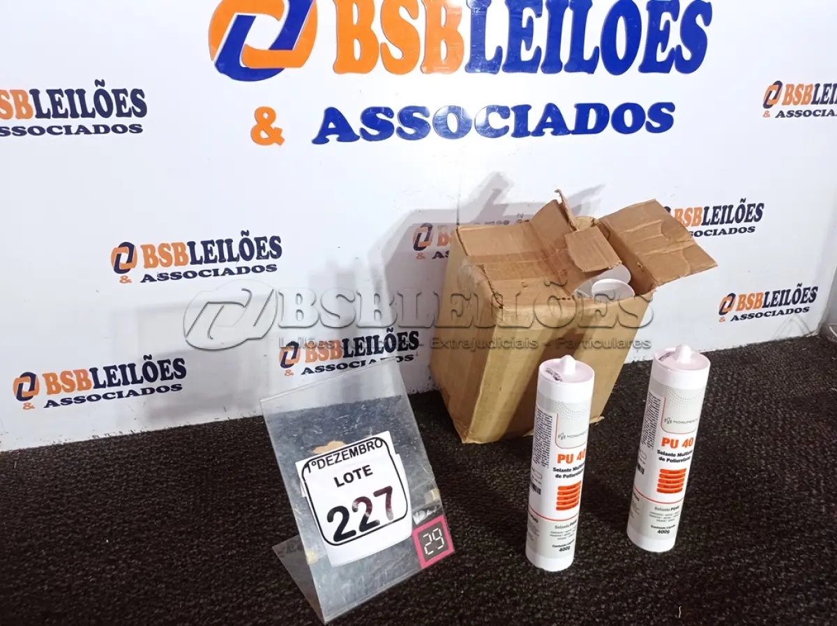 LOTE 227 - 12 SELANTES PU-40 MULTIUSO DE POLIURETANO. (NO ESTADO) ATENÇÃO! FAZER A VISITAÇÃO ANTES DE ARREMATAR, NÃO SABEMOS SE FUNCIONA. LEILÃO NÃO TEM GARANTIA E NEM DEVOLUÇÃO, SUJEITO A POSSÍVEIS AVARIAS VISÍVEIS/OCULTAS E/OU AUSÊNCIA DE COMPONENTES.
