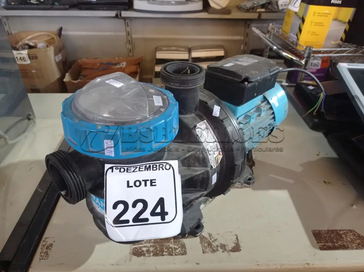 LOTE 224 - 01 BOMBA D’ÁGUA P/PISCINA. (NO ESTADO) ATENÇÃO! FAZER A VISITAÇÃO ANTES DE ARREMATAR, NÃO SABEMOS SE FUNCIONA. LEILÃO NÃO TEM GARANTIA E NEM DEVOLUÇÃO, SUJEITO A POSSÍVEIS AVARIAS VISÍVEIS/OCULTAS E/OU AUSÊNCIA DE COMPONENTES.