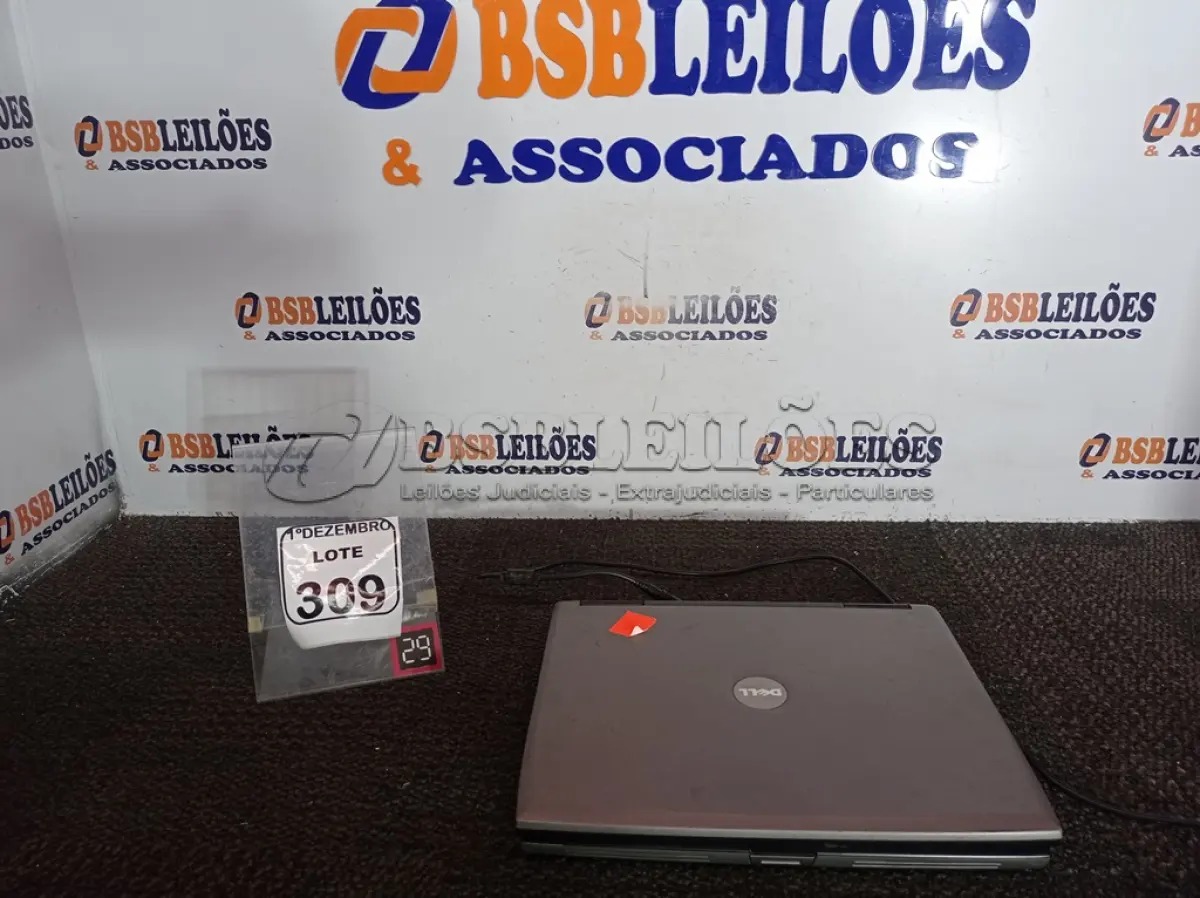 LOTE 309 - 01 NOTEBOOK MARCA DELL. (NO ESTADO) ATENÇÃO! FAZER A VISITAÇÃO ANTES DE ARREMATAR, NÃO SABEMOS SE FUNCIONA. LEILÃO NÃO TEM GARANTIA E NEM DEVOLUÇÃO, SUJEITO A POSSÍVEIS AVARIAS VISÍVEIS/OCULTAS E/OU AUSÊNCIA DE COMPONENTES.