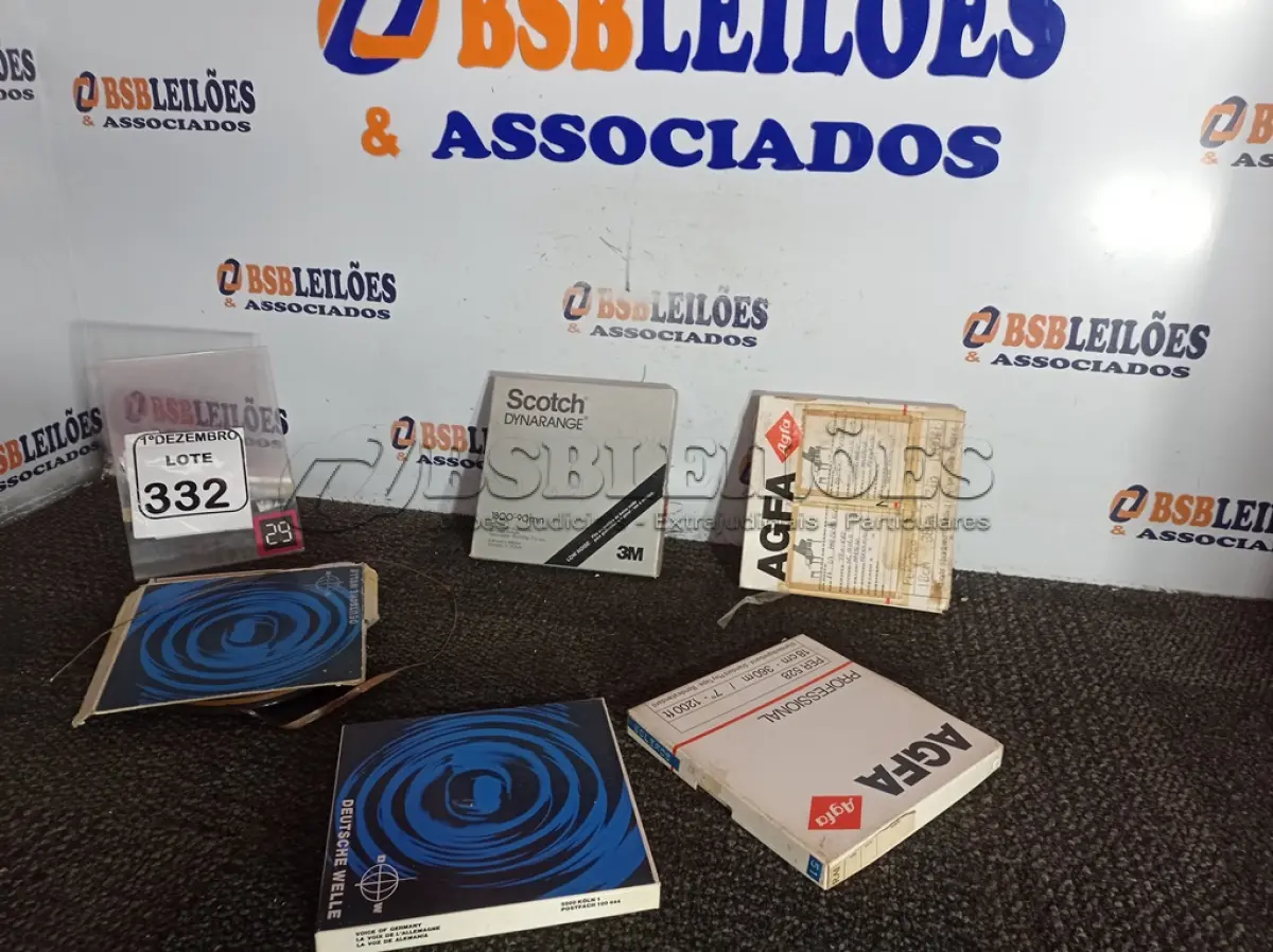 LOTE 332 - 05 FITAS ANTIGAS. (NO ESTADO) ATENÇÃO! FAZER A VISITAÇÃO ANTES DE ARREMATAR, NÃO SABEMOS SE FUNCIONA. LEILÃO NÃO TEM GARANTIA E NEM DEVOLUÇÃO, SUJEITO A POSSÍVEIS AVARIAS VISÍVEIS/OCULTAS E/OU AUSÊNCIA DE COMPONENTES.