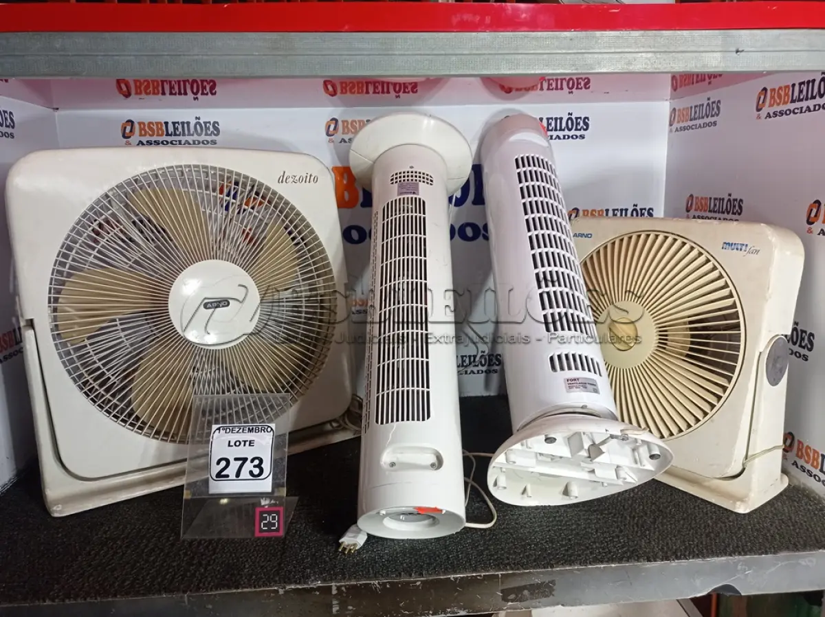 LOTE 273 - 04 VENTILADORES MARCAS E MODELOS DIVERSOS. (NO ESTADO) ATENÇÃO! FAZER A VISITAÇÃO ANTES DE ARREMATAR, NÃO SABEMOS SE FUNCIONA. LEILÃO NÃO TEM GARANTIA E NEM DEVOLUÇÃO, SUJEITO A POSSÍVEIS AVARIAS VISÍVEIS/OCULTAS E/OU AUSÊNCIA DE COMPONENTES.