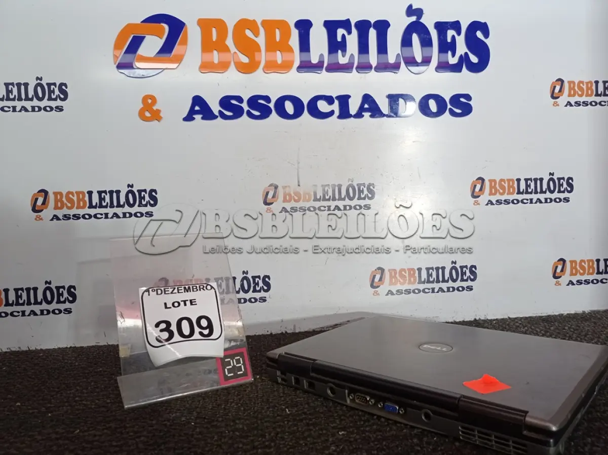 LOTE 309 - 01 NOTEBOOK MARCA DELL. (NO ESTADO) ATENÇÃO! FAZER A VISITAÇÃO ANTES DE ARREMATAR, NÃO SABEMOS SE FUNCIONA. LEILÃO NÃO TEM GARANTIA E NEM DEVOLUÇÃO, SUJEITO A POSSÍVEIS AVARIAS VISÍVEIS/OCULTAS E/OU AUSÊNCIA DE COMPONENTES.