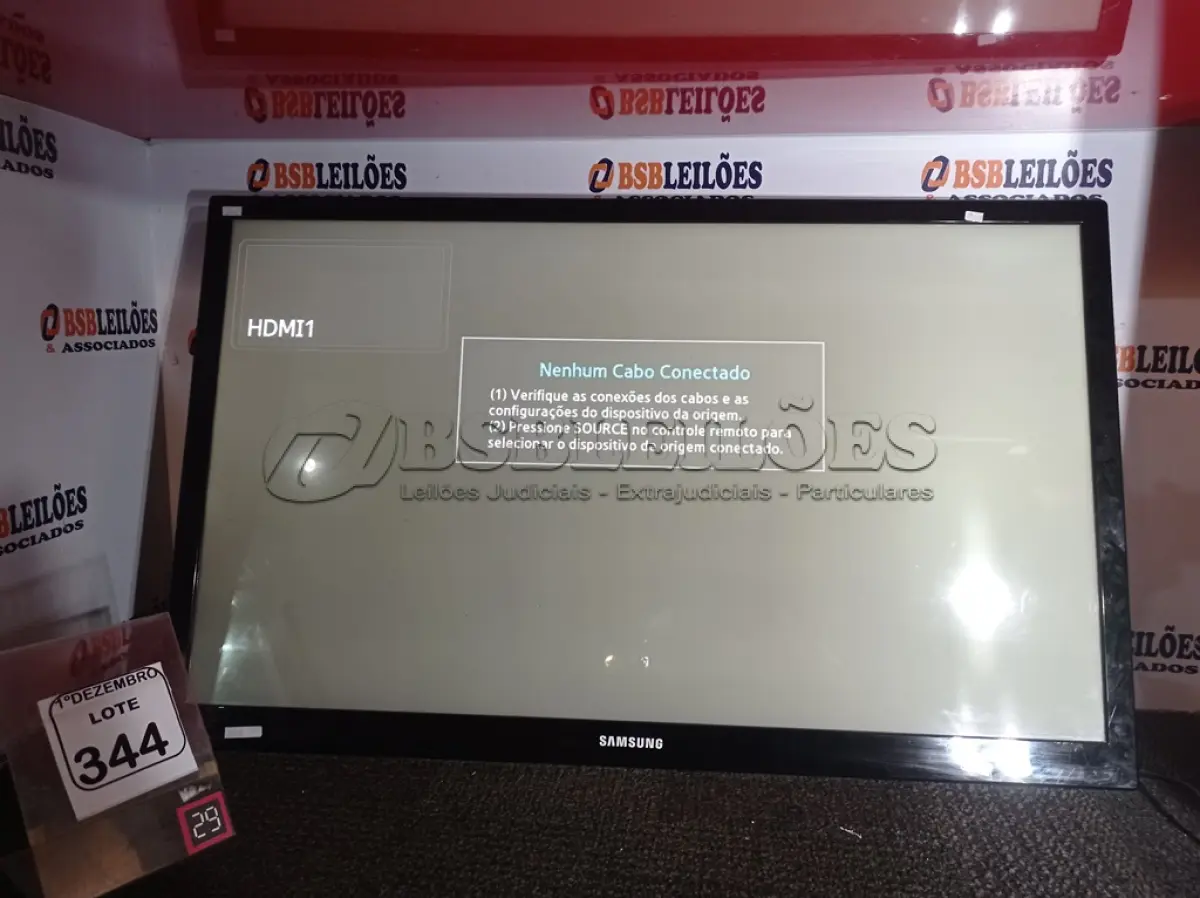 LOTE 344 - 01 TV MARCA SAMSUNG 43”. (NO ESTADO) ATENÇÃO! FAZER A VISITAÇÃO ANTES DE ARREMATAR, NÃO SABEMOS SE FUNCIONA. LEILÃO NÃO TEM GARANTIA E NEM DEVOLUÇÃO, SUJEITO A POSSÍVEIS AVARIAS VISÍVEIS/OCULTAS E/OU AUSÊNCIA DE COMPONENTES.