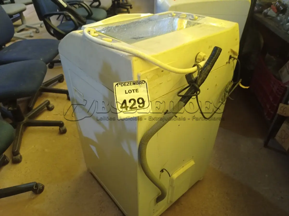 LOTE 429 - 01 MÁQUINA DE LAVAR MARCA BRASTEMP 7KG 220V. (NO ESTADO) ATENÇÃO! FAZER A VISITAÇÃO ANTES DE ARREMATAR, NÃO SABEMOS SE FUNCIONA. LEILÃO NÃO TEM GARANTIA E NEM DEVOLUÇÃO, SUJEITO A POSSÍVEIS AVARIAS VISÍVEIS/OCULTAS E/OU AUSÊNCIA DE COMPONENTES.
