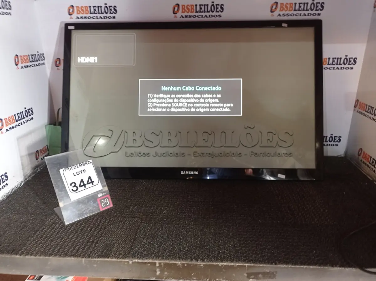 LOTE 344 - 01 TV MARCA SAMSUNG 43”. (NO ESTADO) ATENÇÃO! FAZER A VISITAÇÃO ANTES DE ARREMATAR, NÃO SABEMOS SE FUNCIONA. LEILÃO NÃO TEM GARANTIA E NEM DEVOLUÇÃO, SUJEITO A POSSÍVEIS AVARIAS VISÍVEIS/OCULTAS E/OU AUSÊNCIA DE COMPONENTES.