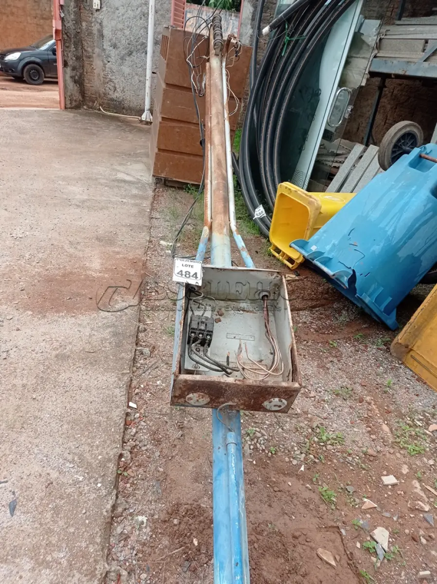LOTE 484 - 01 PADRÃO DE ENERGIA. (NO ESTADO) ATENÇÃO! FAZER A VISITAÇÃO ANTES DE ARREMATAR, NÃO SABEMOS SE FUNCIONA. LEILÃO NÃO TEM GARANTIA E NEM DEVOLUÇÃO, SUJEITO A POSSÍVEIS AVARIAS VISÍVEIS/OCULTAS E/OU AUSÊNCIA DE COMPONENTES.
