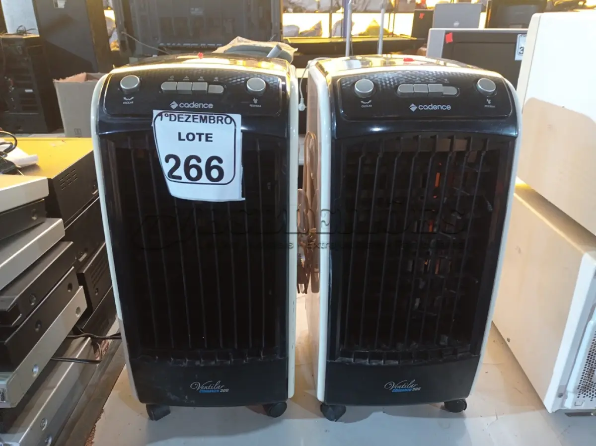 LOTE 266 - 02 CLIMATIZADORES MARCA CADENCE. (NO ESTADO) ATENÇÃO! FAZER A VISITAÇÃO ANTES DE ARREMATAR, NÃO SABEMOS SE FUNCIONA. LEILÃO NÃO TEM GARANTIA E NEM DEVOLUÇÃO, SUJEITO A POSSÍVEIS AVARIAS VISÍVEIS/OCULTAS E/OU AUSÊNCIA DE COMPONENTES.