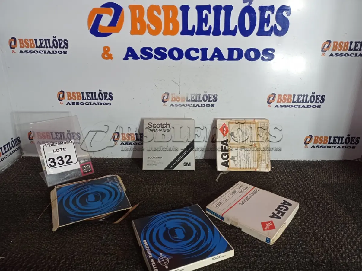 LOTE 332 - 05 FITAS ANTIGAS. (NO ESTADO) ATENÇÃO! FAZER A VISITAÇÃO ANTES DE ARREMATAR, NÃO SABEMOS SE FUNCIONA. LEILÃO NÃO TEM GARANTIA E NEM DEVOLUÇÃO, SUJEITO A POSSÍVEIS AVARIAS VISÍVEIS/OCULTAS E/OU AUSÊNCIA DE COMPONENTES.