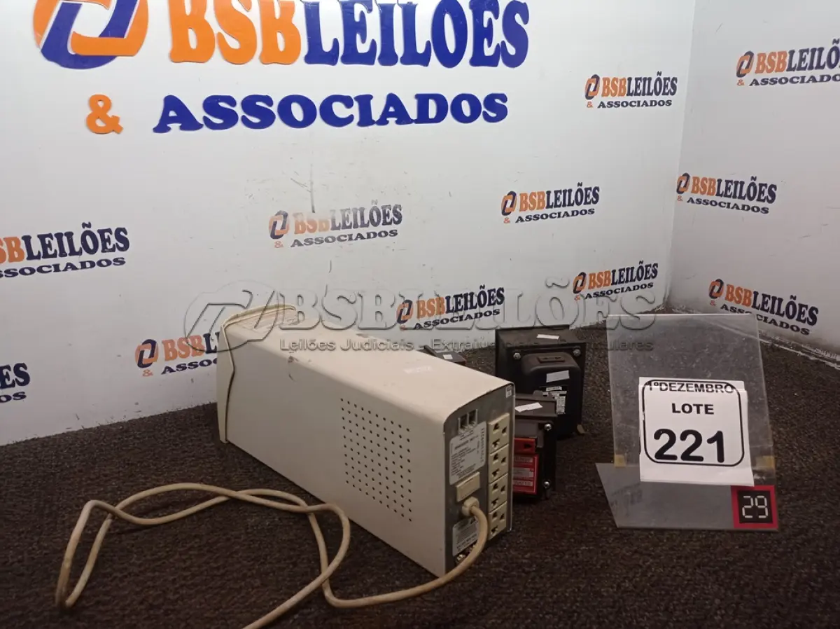 LOTE 221 - 01 NOBREAK E 03 TRANSFORMADORES DE ENERGIA MARCAS E MODELOS DIVERSOS. (NO ESTADO) ATENÇÃO! FAZER A VISITAÇÃO ANTES DE ARREMATAR, NÃO SABEMOS SE FUNCIONA. LEILÃO NÃO TEM GARANTIA E NEM DEVOLUÇÃO, SUJEITO A POSSÍVEIS AVARIAS VISÍVEIS/OCULTAS E/OU AUSÊNCIA DE COMPONENTES.