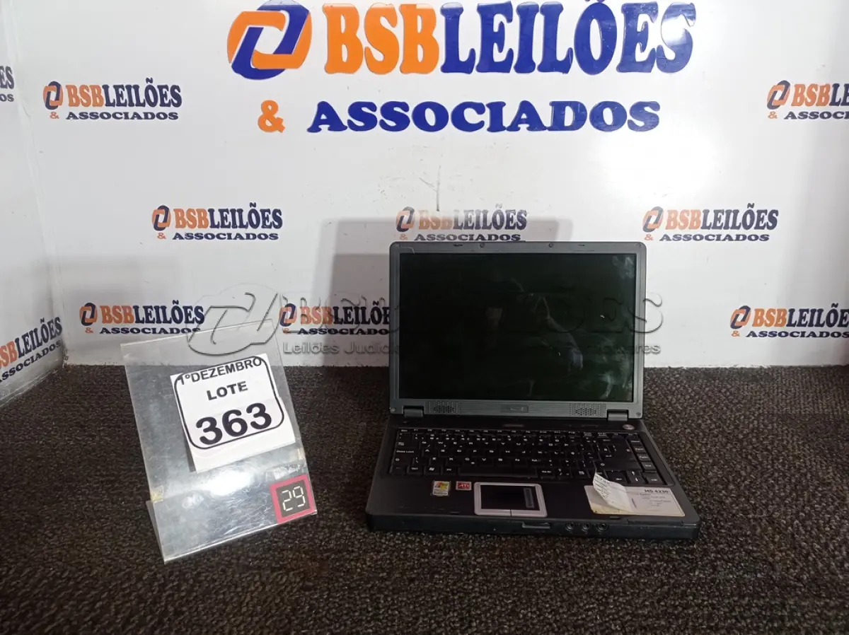 LOTE 363 - 01 NOTEBOOK MARCA MIRAX. (NO ESTADO) ATENÇÃO! FAZER A VISITAÇÃO ANTES DE ARREMATAR, NÃO SABEMOS SE FUNCIONA. LEILÃO NÃO TEM GARANTIA E NEM DEVOLUÇÃO, SUJEITO A POSSÍVEIS AVARIAS VISÍVEIS/OCULTAS E/OU AUSÊNCIA DE COMPONENTES.