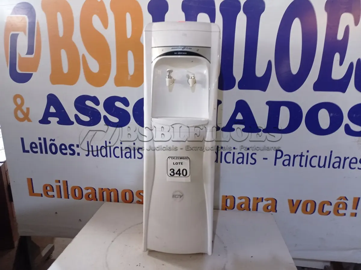 LOTE 340 - 01 BEBEDOURO DE ÁGUA P/GALÃO MARCA MASTERFRIO. (NO ESTADO) ATENÇÃO! FAZER A VISITAÇÃO ANTES DE ARREMATAR, NÃO SABEMOS SE FUNCIONA. LEILÃO NÃO TEM GARANTIA E NEM DEVOLUÇÃO, SUJEITO A POSSÍVEIS AVARIAS VISÍVEIS/OCULTAS E/OU AUSÊNCIA DE COMPONENTES.