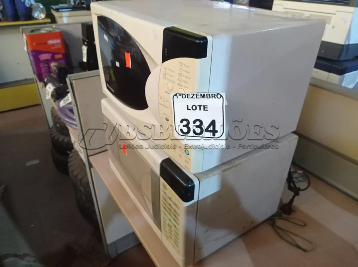 LOTE 334 - 02 MICRO-ONDAS MARCA ELECTROLUX C/PRATO. (NO ESTADO) ATENÇÃO! FAZER A VISITAÇÃO ANTES DE ARREMATAR, NÃO SABEMOS SE FUNCIONA. LEILÃO NÃO TEM GARANTIA E NEM DEVOLUÇÃO, SUJEITO A POSSÍVEIS AVARIAS VISÍVEIS/OCULTAS E/OU AUSÊNCIA DE COMPONENTES.
