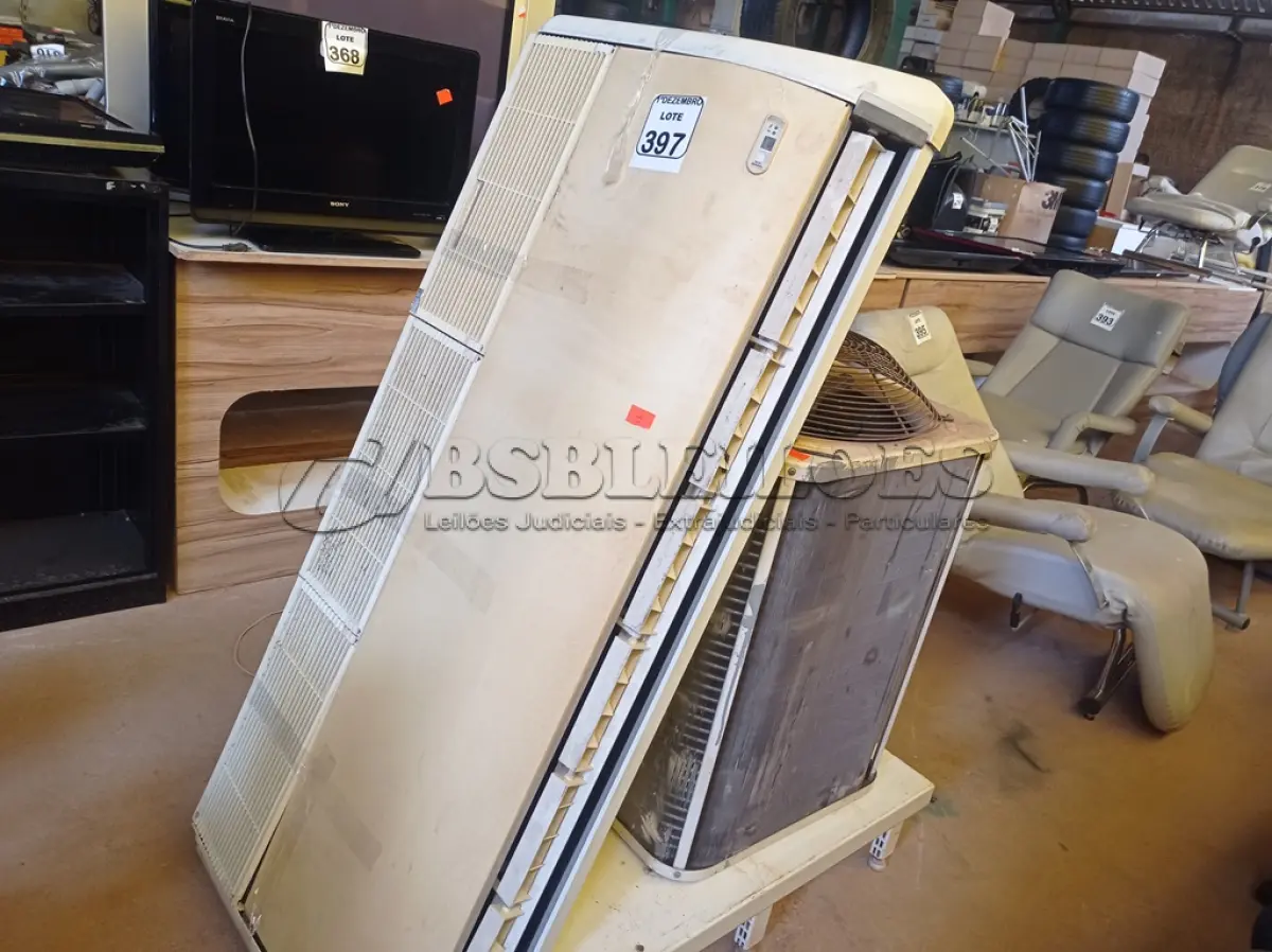 LOTE 397 - 01 CONDENSADORA E 01 EVAPORADORA MARCA HITACHI. (NO ESTADO) ATENÇÃO! FAZER A VISITAÇÃO ANTES DE ARREMATAR, NÃO SABEMOS SE FUNCIONA. LEILÃO NÃO TEM GARANTIA E NEM DEVOLUÇÃO, SUJEITO A POSSÍVEIS AVARIAS VISÍVEIS/OCULTAS E/OU AUSÊNCIA DE COMPONENTES.