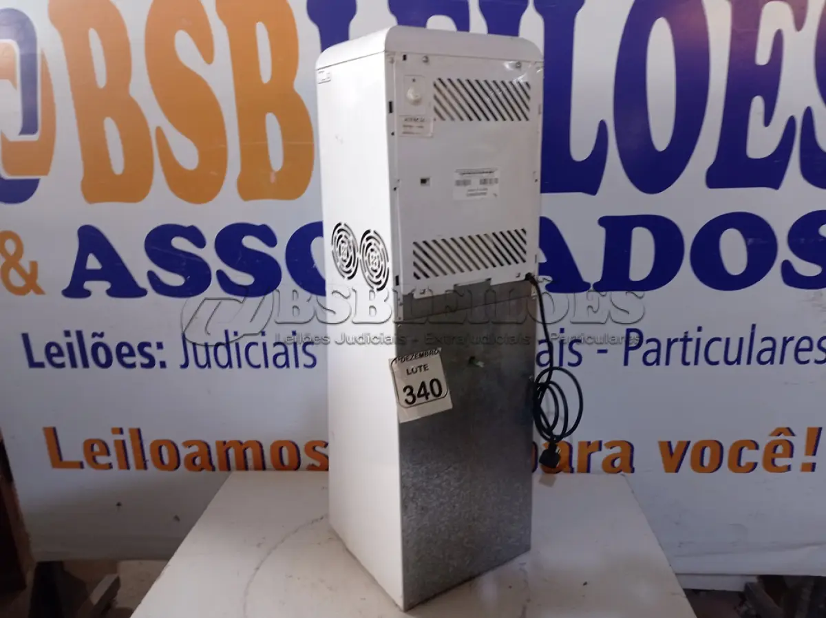 LOTE 340 - 01 BEBEDOURO DE ÁGUA P/GALÃO MARCA MASTERFRIO. (NO ESTADO) ATENÇÃO! FAZER A VISITAÇÃO ANTES DE ARREMATAR, NÃO SABEMOS SE FUNCIONA. LEILÃO NÃO TEM GARANTIA E NEM DEVOLUÇÃO, SUJEITO A POSSÍVEIS AVARIAS VISÍVEIS/OCULTAS E/OU AUSÊNCIA DE COMPONENTES.