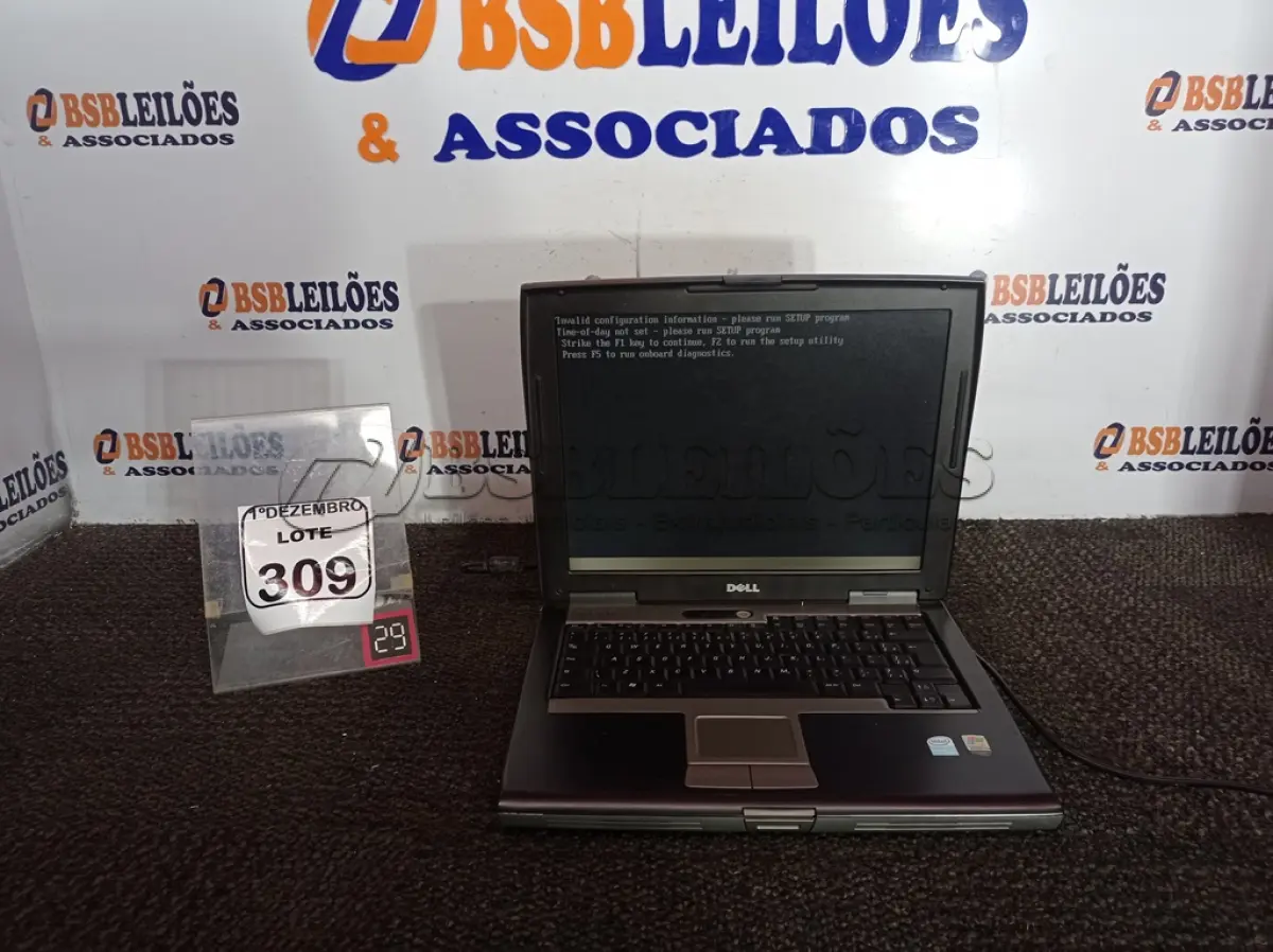 LOTE 309 - 01 NOTEBOOK MARCA DELL. (NO ESTADO) ATENÇÃO! FAZER A VISITAÇÃO ANTES DE ARREMATAR, NÃO SABEMOS SE FUNCIONA. LEILÃO NÃO TEM GARANTIA E NEM DEVOLUÇÃO, SUJEITO A POSSÍVEIS AVARIAS VISÍVEIS/OCULTAS E/OU AUSÊNCIA DE COMPONENTES.