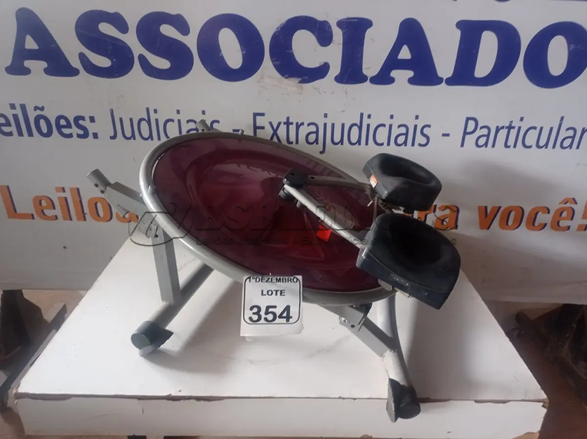 LOTE 354 - 01 HIDROMASSAGEADOR E 01 APARELHO DE GINASTICA P/MALHAR ABDÔMEN. (NO ESTADO) ATENÇÃO! FAZER A VISITAÇÃO ANTES DE ARREMATAR, NÃO SABEMOS SE FUNCIONA. LEILÃO NÃO TEM GARANTIA E NEM DEVOLUÇÃO, SUJEITO A POSSÍVEIS AVARIAS VISÍVEIS/OCULTAS E/OU AUSÊNCIA DE COMPONENTES.