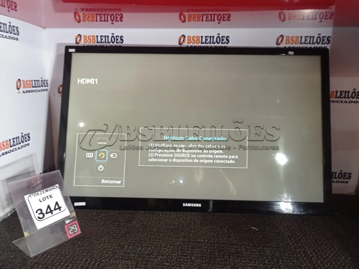 LOTE 344 - 01 TV MARCA SAMSUNG 43”. (NO ESTADO) ATENÇÃO! FAZER A VISITAÇÃO ANTES DE ARREMATAR, NÃO SABEMOS SE FUNCIONA. LEILÃO NÃO TEM GARANTIA E NEM DEVOLUÇÃO, SUJEITO A POSSÍVEIS AVARIAS VISÍVEIS/OCULTAS E/OU AUSÊNCIA DE COMPONENTES.