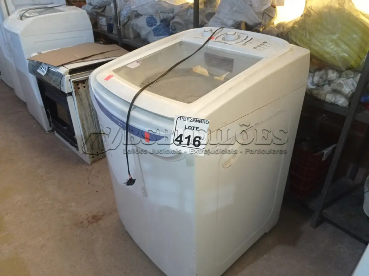 LOTE 416 - 01 MÁQUINA DE LAVAR MARCA ELECTROLUX 13KG 220V. (NO ESTADO) ATENÇÃO! FAZER A VISITAÇÃO ANTES DE ARREMATAR, NÃO SABEMOS SE FUNCIONA. LEILÃO NÃO TEM GARANTIA E NEM DEVOLUÇÃO, SUJEITO A POSSÍVEIS AVARIAS VISÍVEIS/OCULTAS E/OU AUSÊNCIA DE COMPONENTES.
