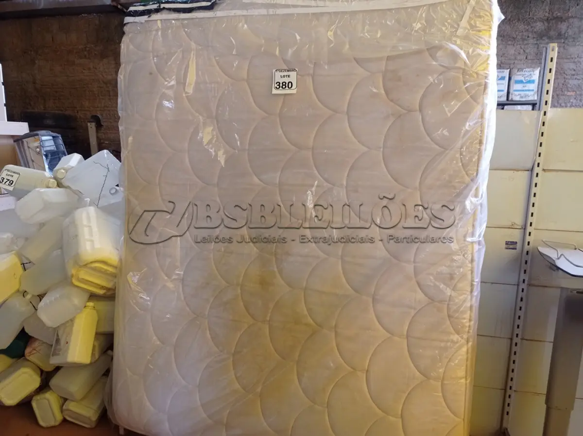 LOTE 380 - 01 COLCHÃO FINGER. (NO ESTADO) ATENÇÃO! FAZER A VISITAÇÃO ANTES DE ARREMATAR, NÃO SABEMOS SE FUNCIONA. LEILÃO NÃO TEM GARANTIA E NEM DEVOLUÇÃO, SUJEITO A POSSÍVEIS AVARIAS VISÍVEIS/OCULTAS E/OU AUSÊNCIA DE COMPONENTES.