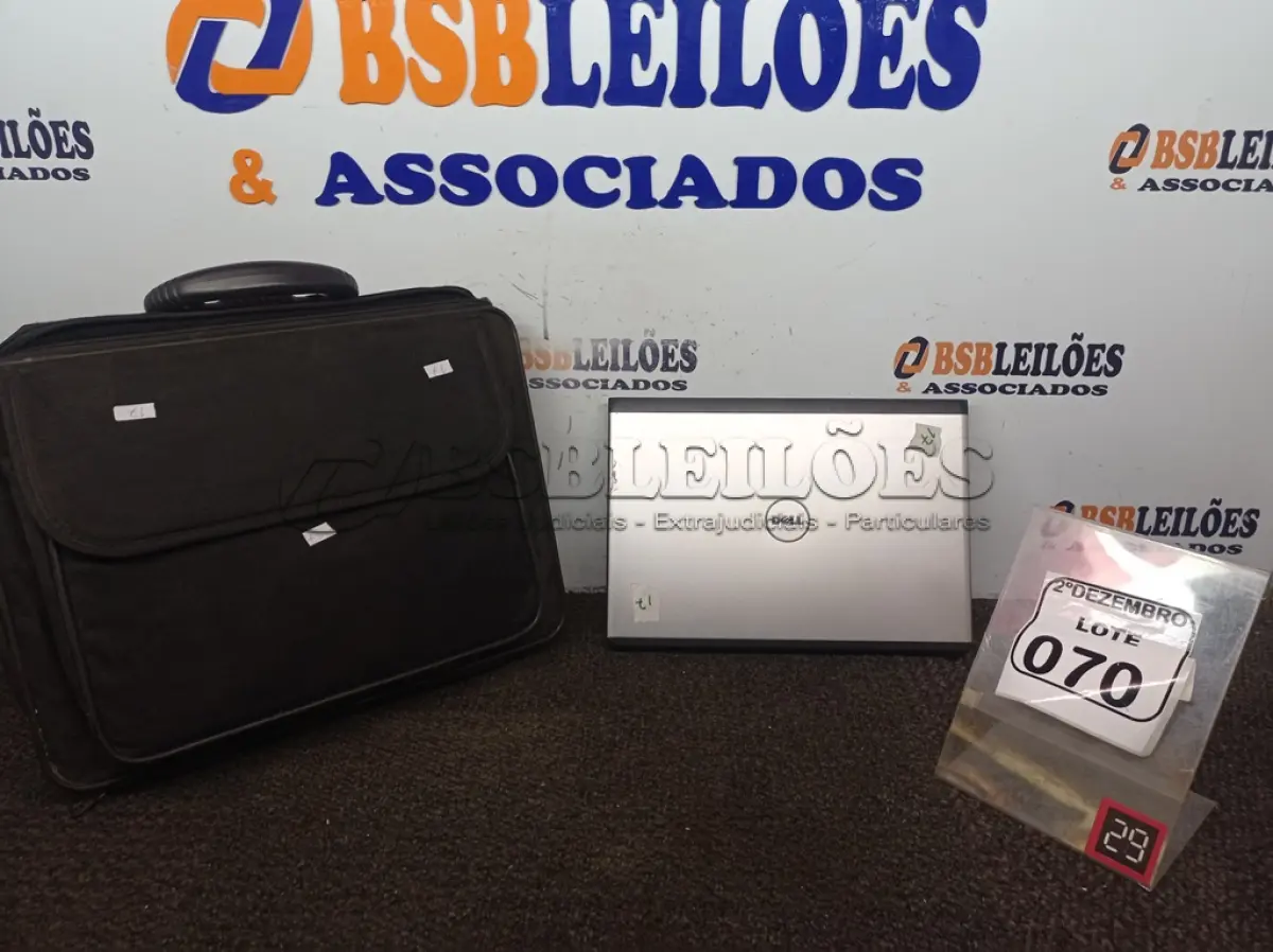 LOTE 070 - 01 NOTEBOOK MARCA DELL I5 HD320GB, 3GB DE MEMÓRIA E WEBCAM C/MALETA E FONTE. (NO ESTADO) ATENÇÃO! FAZER A VISITAÇÃO ANTES DE ARREMATAR, NÃO SABEMOS SE FUNCIONA. LEILÃO NÃO TEM GARANTIA E NEM DEVOLUÇÃO, SUJEITO A POSSÍVEIS AVARIAS VISÍVEIS/OCULTAS E/OU AUSÊNCIA DE COMPONENTES.