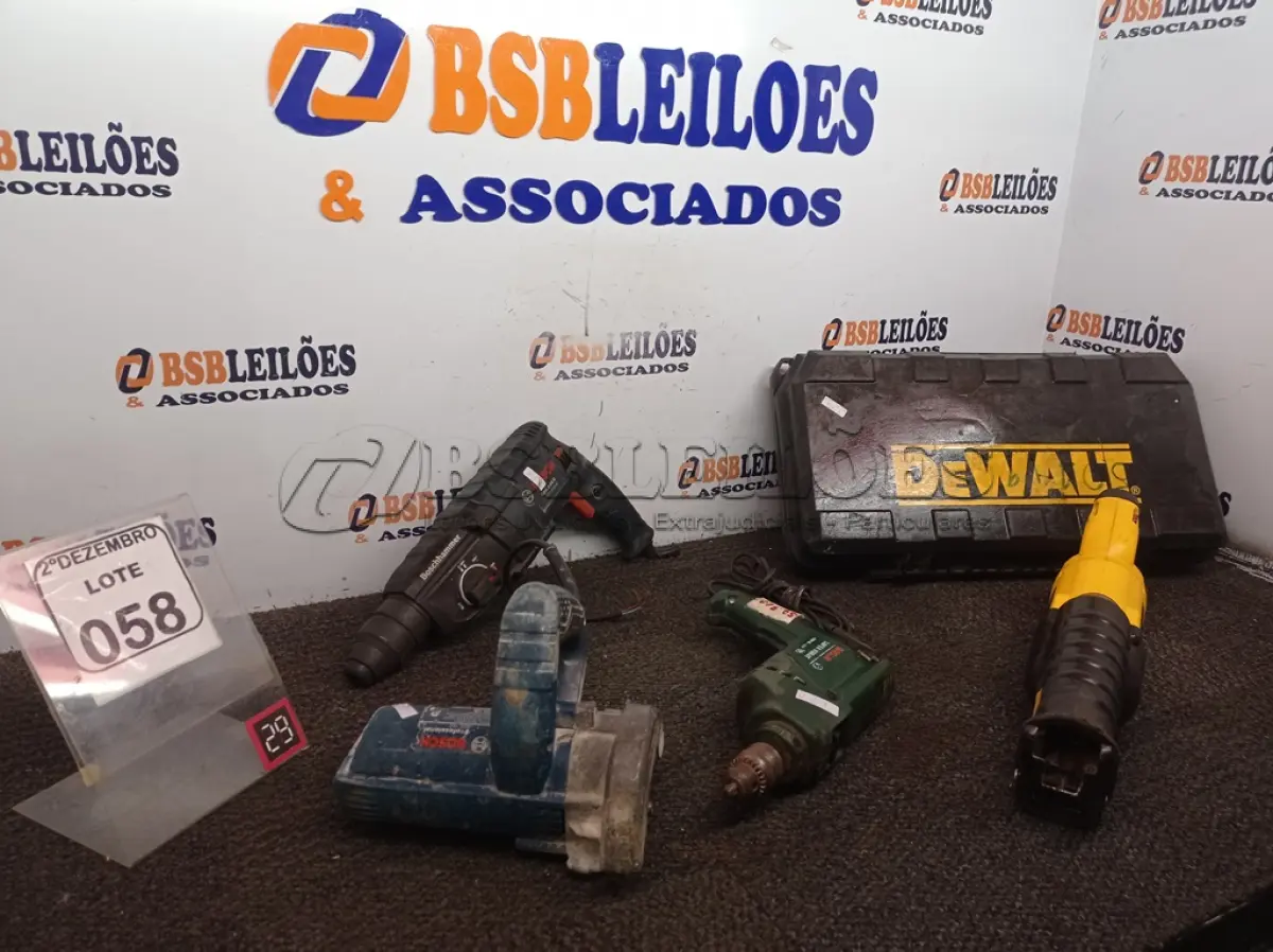 LOTE 058 - 02 FURADEIRAS, 01 MAKITA E 01 SERRA ELÉTRICA MARCAS E MODELOS DIVERSOS. (NO ESTADO) ATENÇÃO! FAZER A VISITAÇÃO ANTES DE ARREMATAR, NÃO SABEMOS SE FUNCIONA. LEILÃO NÃO TEM GARANTIA E NEM DEVOLUÇÃO, SUJEITO A POSSÍVEIS AVARIAS VISÍVEIS/OCULTAS E/OU AUSÊNCIA DE COMPONENTES.