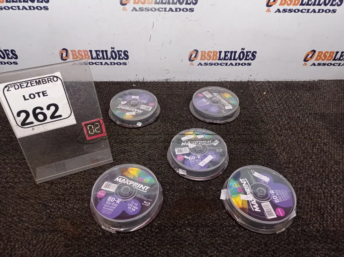 LOTE 262 - 01 LOTE C/APROXIMADAMENTE 100 MIDIAS BLURAY. (NO ESTADO) ATENÇÃO! FAZER A VISITAÇÃO ANTES DE ARREMATAR, NÃO SABEMOS SE FUNCIONA. LEILÃO NÃO TEM GARANTIA E NEM DEVOLUÇÃO, SUJEITO A POSSÍVEIS AVARIAS VISÍVEIS/OCULTAS E/OU AUSÊNCIA DE COMPONENTES.