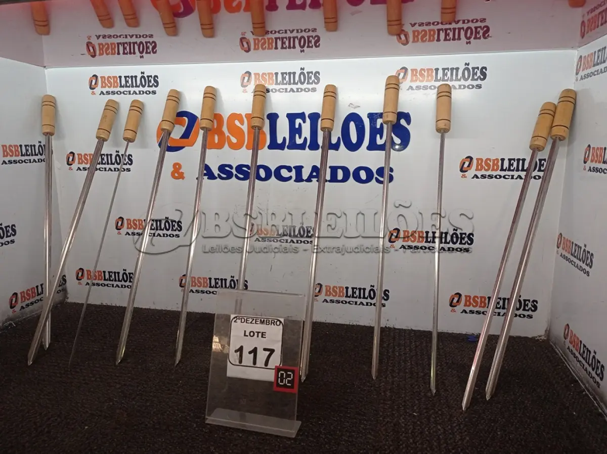 LOTE 117 - 11 ESPETOS P/CHURRASCO DIVERSOS (NOVO). (NO ESTADO) ATENÇÃO! FAZER A VISITAÇÃO ANTES DE ARREMATAR, NÃO SABEMOS SE FUNCIONA. LEILÃO NÃO TEM GARANTIA E NEM DEVOLUÇÃO, SUJEITO A POSSÍVEIS AVARIAS VISÍVEIS/OCULTAS E/OU AUSÊNCIA DE COMPONENTES.