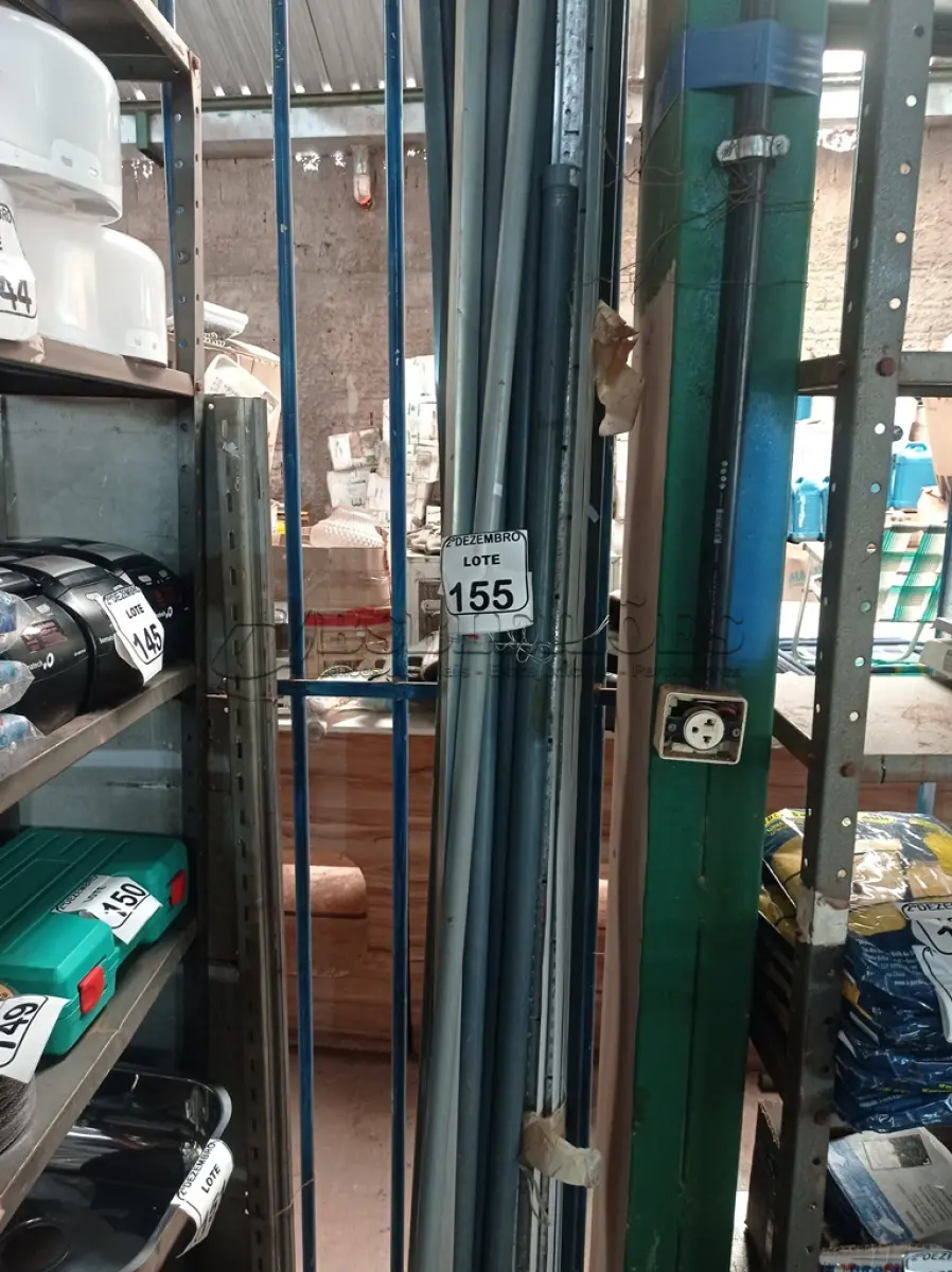 LOTE 155 - 01 LOTE C/VÁRIOS TUBOS DE PLÁSTICO E ACABAMENTOS DIVERSOS. (NO ESTADO) ATENÇÃO! FAZER A VISITAÇÃO ANTES DE ARREMATAR, NÃO SABEMOS SE FUNCIONA. LEILÃO NÃO TEM GARANTIA E NEM DEVOLUÇÃO, SUJEITO A POSSÍVEIS AVARIAS VISÍVEIS/OCULTAS E/OU AUSÊNCIA DE COMPONENTES.