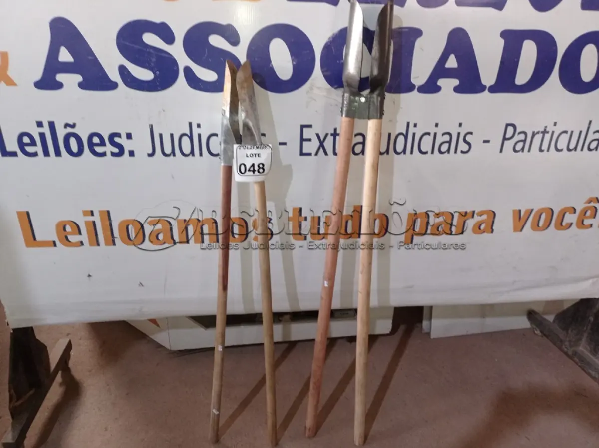 LOTE 048 - 02 CAVADEIRAS ARTICULADAS MANUAIS MARCAS E MODELOS DIVERSOS(NOVO). (NO ESTADO) ATENÇÃO! FAZER A VISITAÇÃO ANTES DE ARREMATAR, NÃO SABEMOS SE FUNCIONA. LEILÃO NÃO TEM GARANTIA E NEM DEVOLUÇÃO, SUJEITO A POSSÍVEIS AVARIAS VISÍVEIS/OCULTAS E/OU AUSÊNCIA DE COMPONENTES.