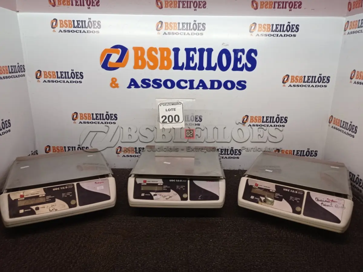 LOTE 200 - 03 BALANÇAS MARCAS E MODELOS DIVERSOS C/AVARIAS. (NO ESTADO) ATENÇÃO! FAZER A VISITAÇÃO ANTES DE ARREMATAR, NÃO SABEMOS SE FUNCIONA. LEILÃO NÃO TEM GARANTIA E NEM DEVOLUÇÃO, SUJEITO A POSSÍVEIS AVARIAS VISÍVEIS/OCULTAS E/OU AUSÊNCIA DE COMPONENTES.