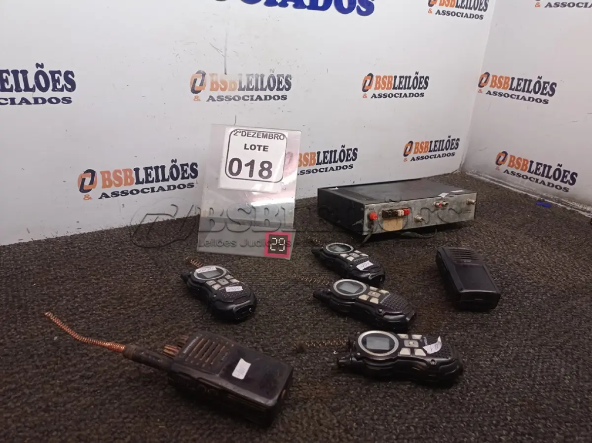 LOTE 018 - 06 RÁDIOS COMUNICADORES C/AVARIAS MARCAS E MODELOS DIVERSOS E 01 RECEPTOR DE SATÉLITES MARCA ELECOM. (NO ESTADO) ATENÇÃO! FAZER A VISITAÇÃO ANTES DE ARREMATAR, NÃO SABEMOS SE FUNCIONA. LEILÃO NÃO TEM GARANTIA E NEM DEVOLUÇÃO, SUJEITO A POSSÍVEIS AVARIAS VISÍVEIS/OCULTAS E/OU AUSÊNCIA DE COMPONENTES.