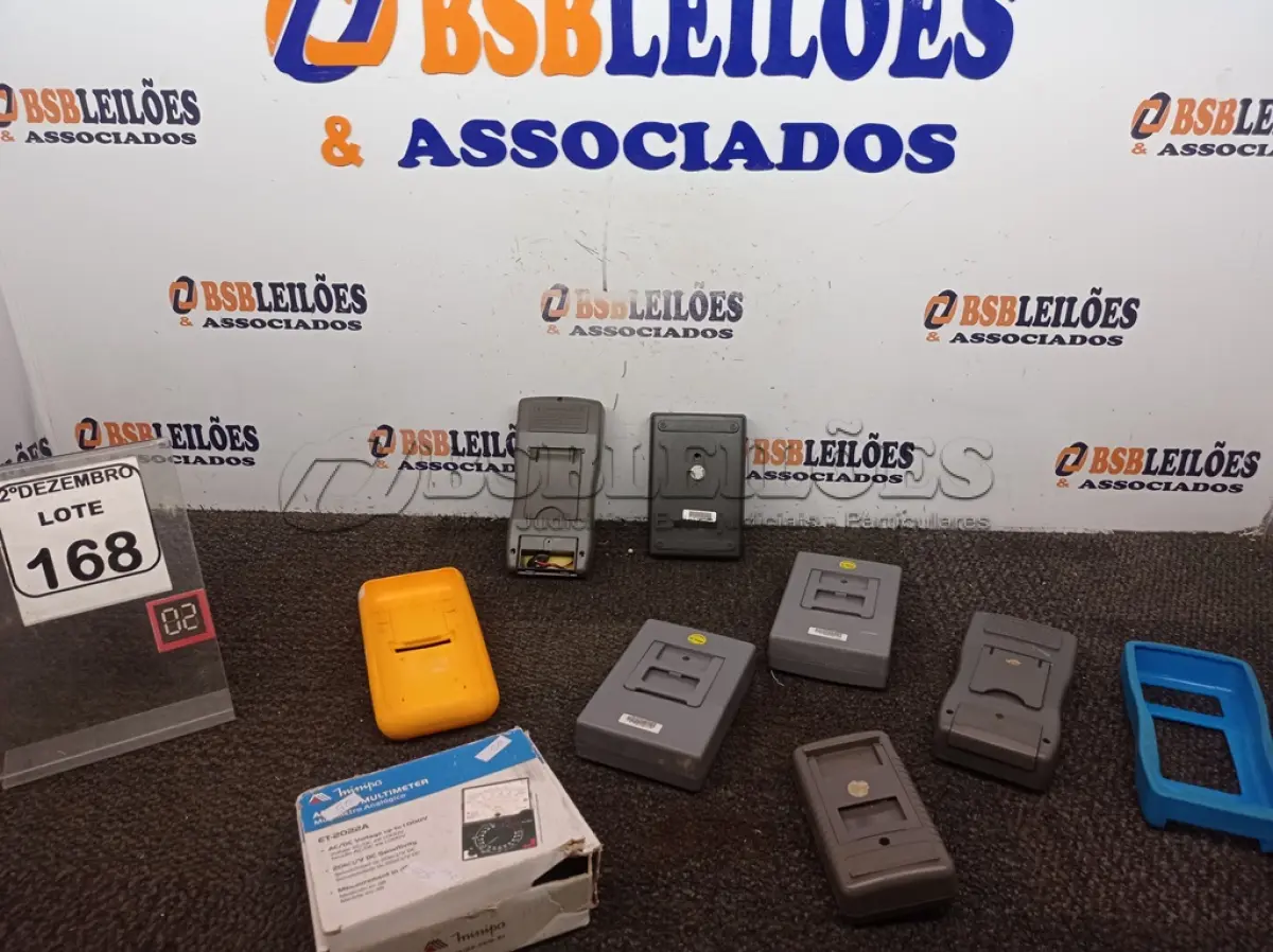 LOTE 168 - 06 MULTÍMETROS MARCAS E MODELOS DIVERSOS. (NO ESTADO) ATENÇÃO! FAZER A VISITAÇÃO ANTES DE ARREMATAR, NÃO SABEMOS SE FUNCIONA. LEILÃO NÃO TEM GARANTIA E NEM DEVOLUÇÃO, SUJEITO A POSSÍVEIS AVARIAS VISÍVEIS/OCULTAS E/OU AUSÊNCIA DE COMPONENTES.