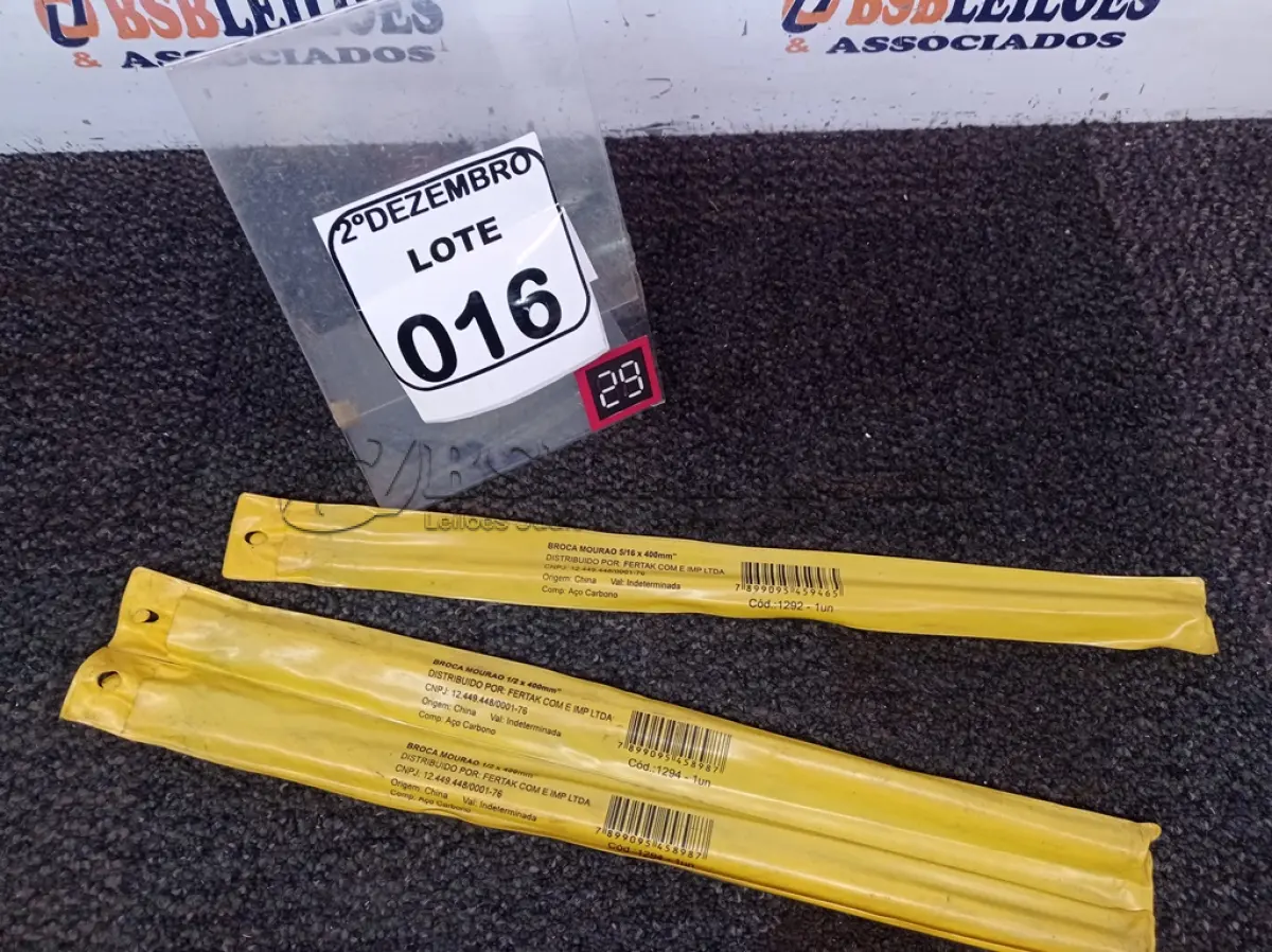 LOTE 016 - 02 BROCAS P/MOURÃO E FIBROCIMENTO ½” 400MM MARCA FERTAK E 01 BROCA P/MOURÃO E FIBROCIMENTO 5/16” 400MM MARCA FERTAK(NOVO). (NO ESTADO) ATENÇÃO! FAZER A VISITAÇÃO ANTES DE ARREMATAR, NÃO SABEMOS SE FUNCIONA. LEILÃO NÃO TEM GARANTIA E NEM DEVOLUÇÃO, SUJEITO A POSSÍVEIS AVARIAS VISÍVEIS/OCULTAS E/OU AUSÊNCIA DE COMPONENTES.